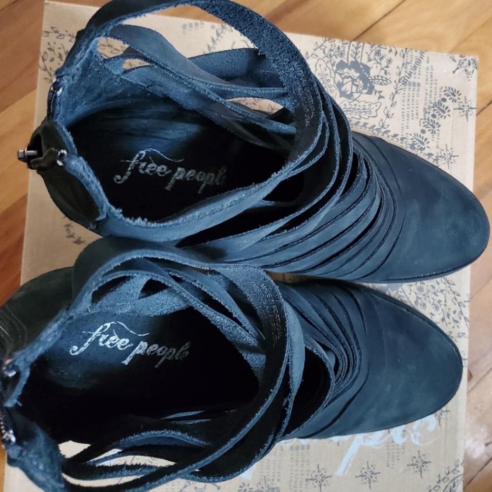 Free People Hybrid Boot with 3.5" Block Heel, EU 40 - Picture 11 of 14